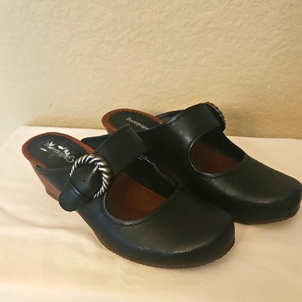 BareTraps Black Leather Clog Mules with Buckle